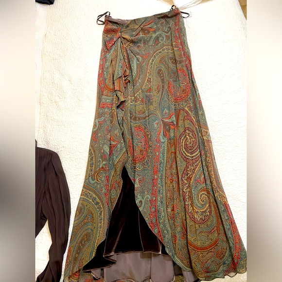 Ralph Lauren Long skirt. Size 6. New with tags. Never worn. Perfect condition - Picture 2 of 5